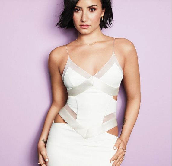 Demi-Lovato -Cosmopolita